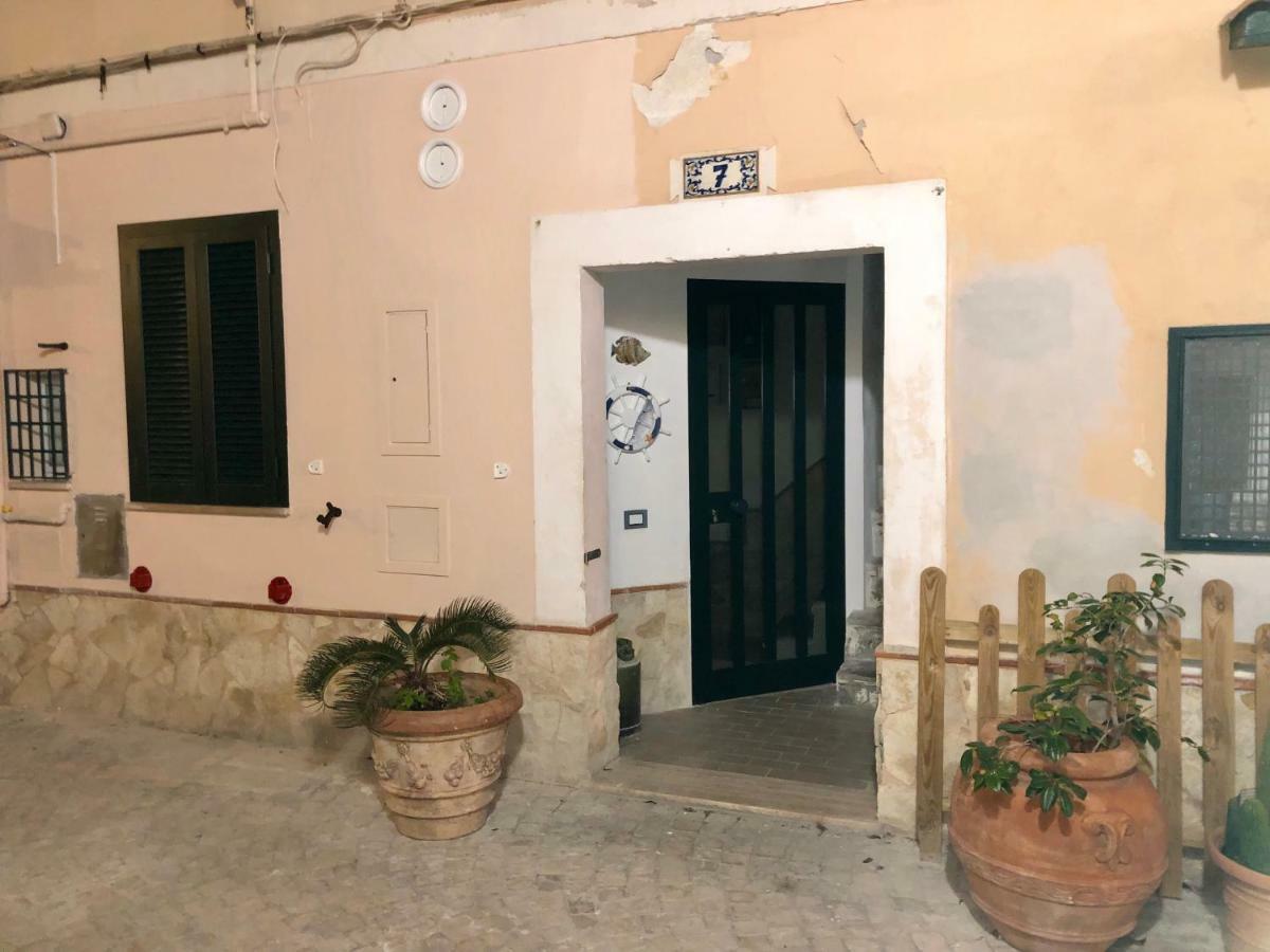 Vicolo Dei Pescatori Terracina Apartment Luaran gambar
