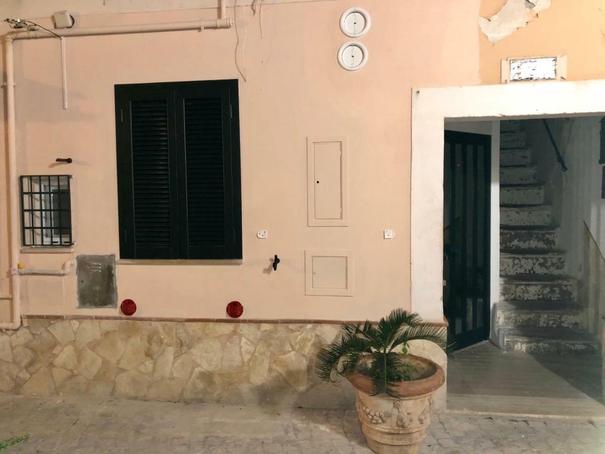 Vicolo Dei Pescatori Terracina Apartment Luaran gambar